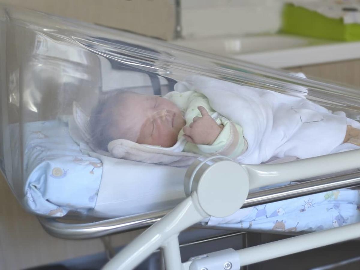 Przez pandemię chore noworodki muszą przebywać w szpitalu bez rodziców