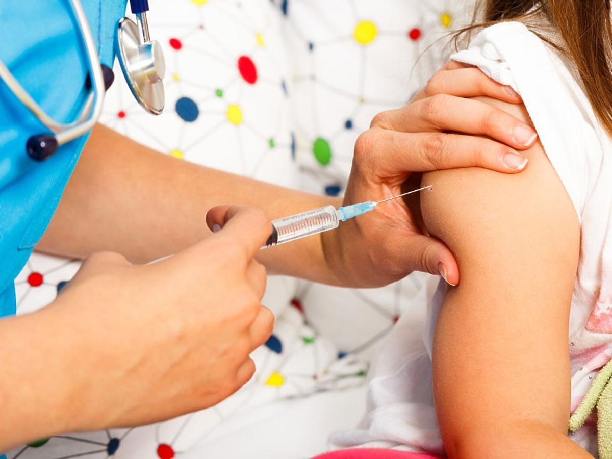 przybywa odmów szczepienia dzieci