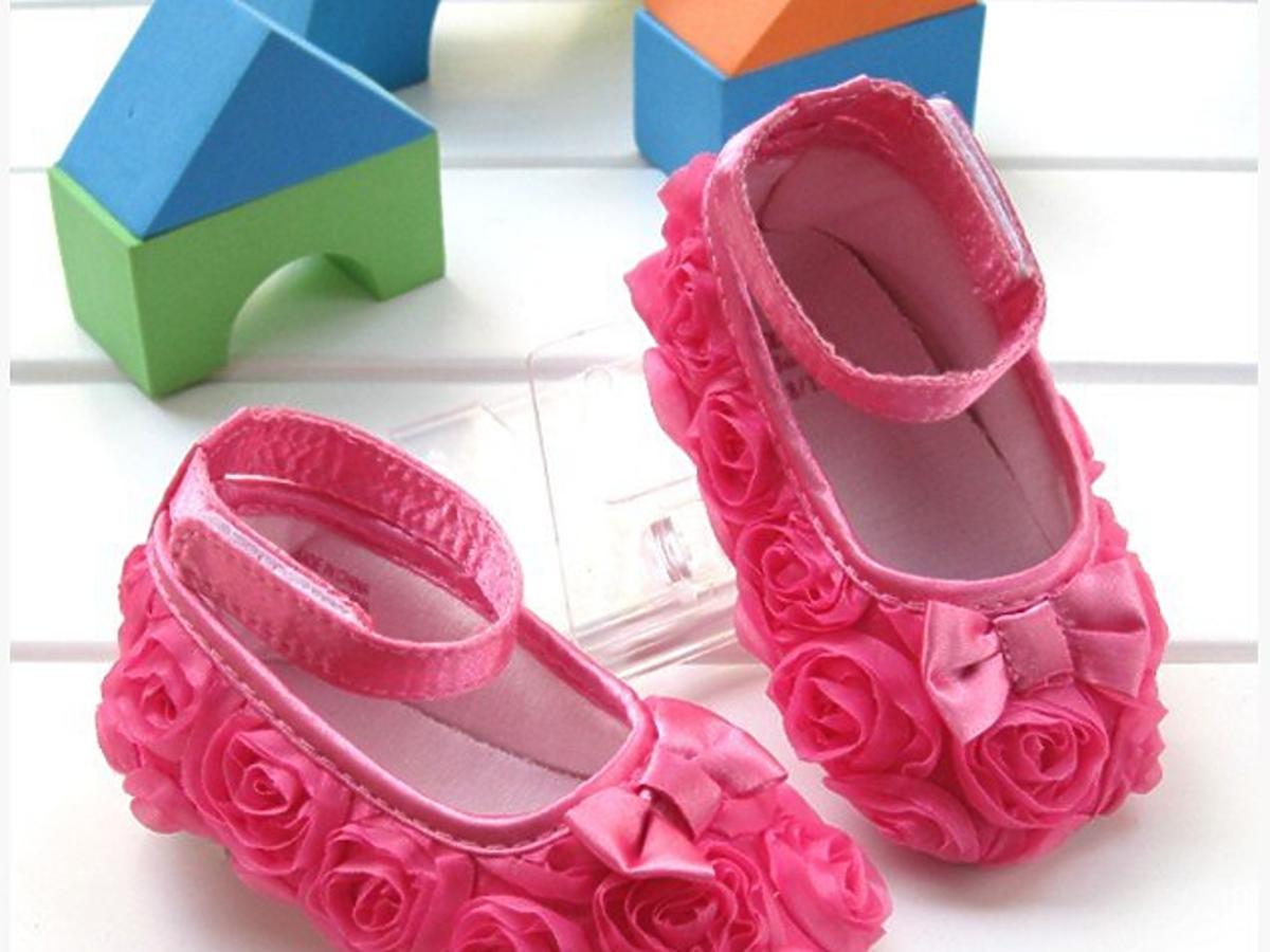 różowe buciki, buciki dla dzieci, buciki dla niemowląt