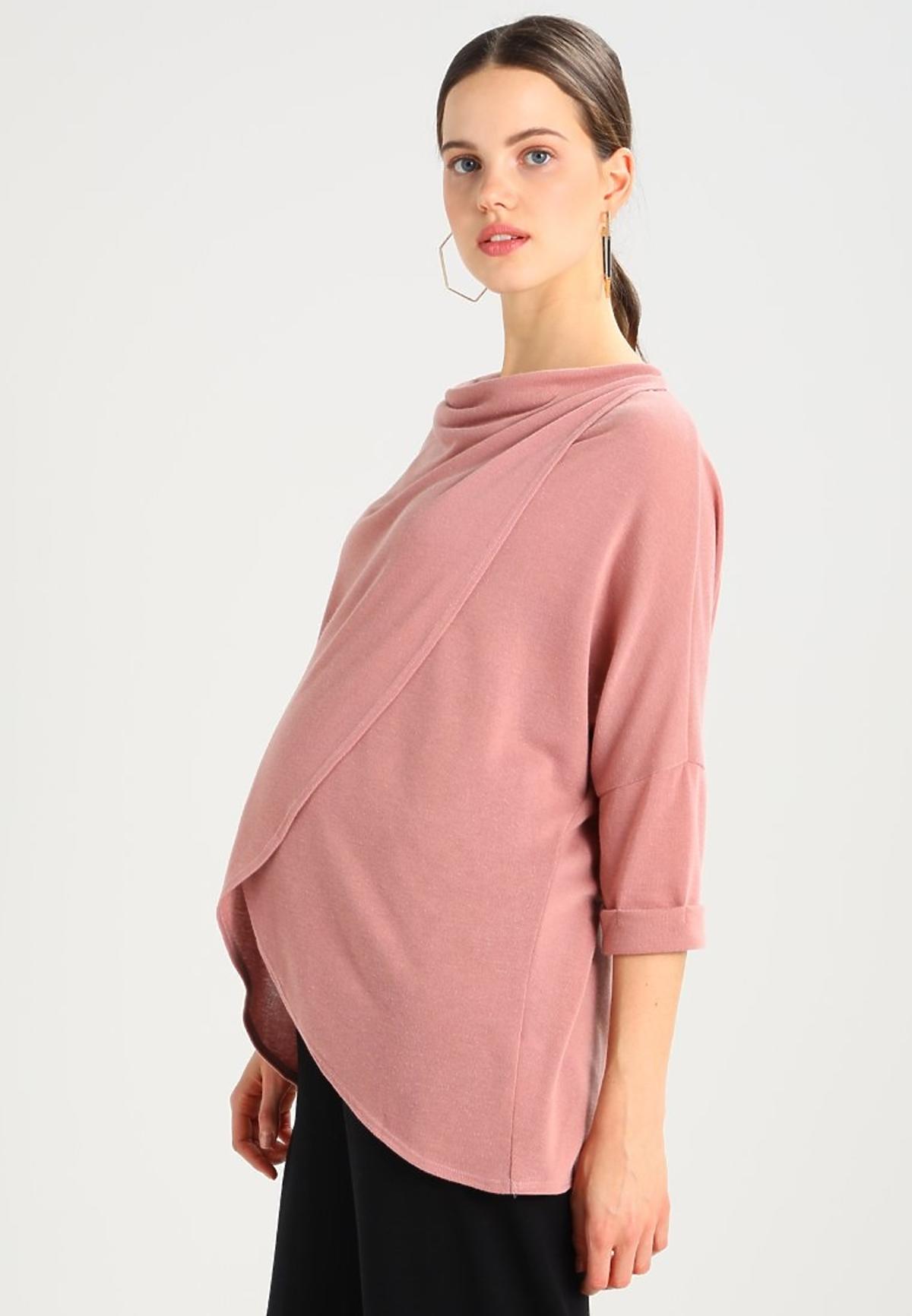 różowy zawijany sweterek ciążowy.jpg