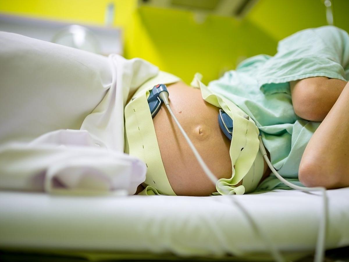 Śmierć noworodków i matki po porodzie w szpitalu w Łomży