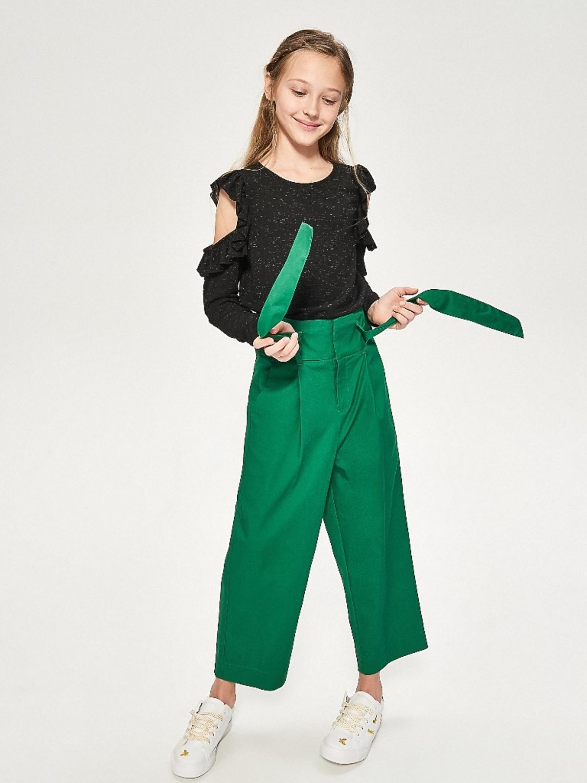 stylizacja dla dziewczynki z zielonymi spodniami Reserved