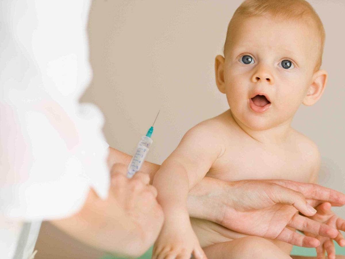 szczepienia, szczepienia obowiązkowe, szczepienia zalecane, ruchy antyszczepionkowe, szczepienia niemowląt, szczepienia noworodka