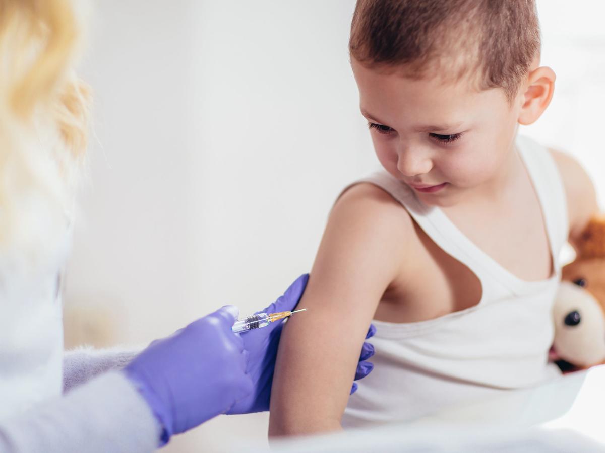 szczepionka na covid testowana na dzieciach