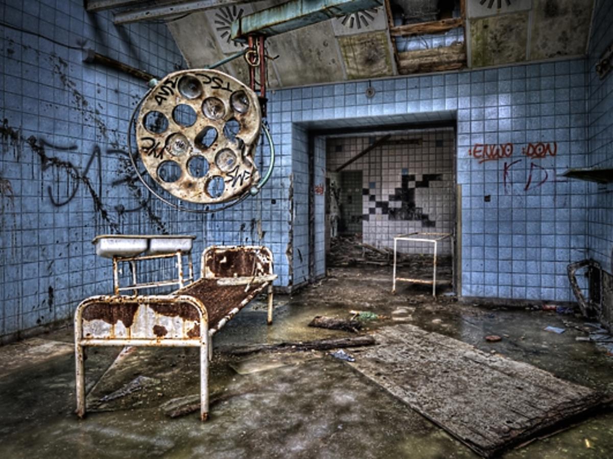 szpital, ruina, sala szpitalna