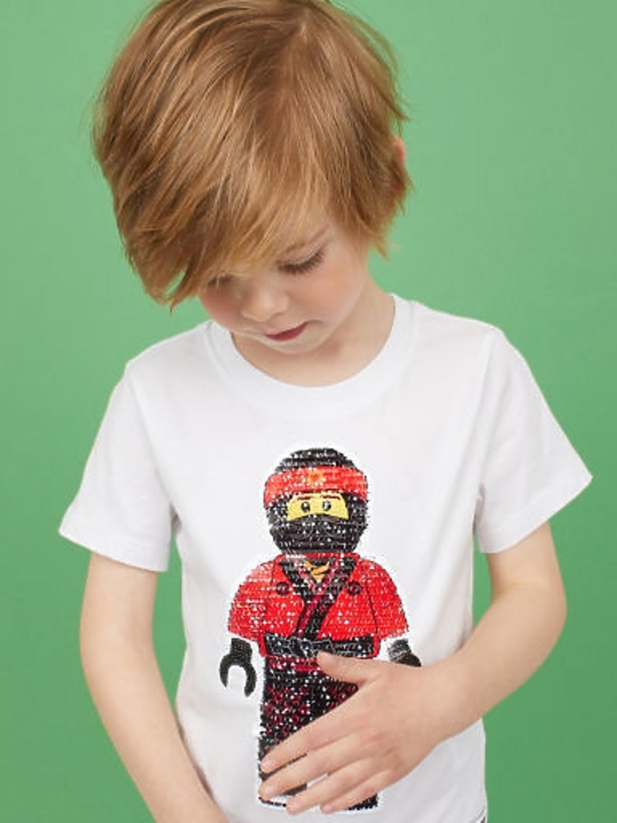 t-shirt z ludzikiem lego Ninjago obracane cekiny H&M