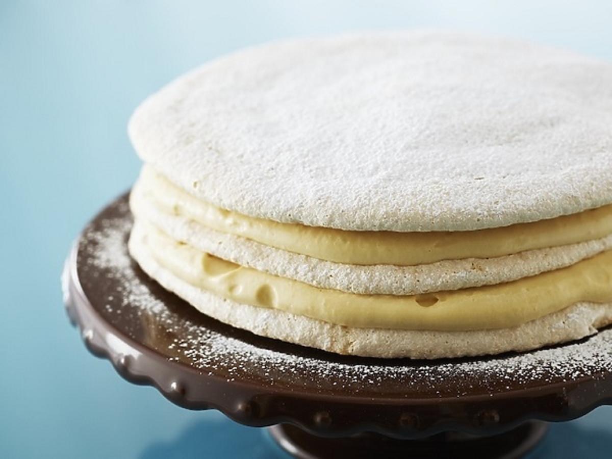 Tort Dacquoise z orzechami laskowymi - według autorstwa Anny Olson/ Polsat Food Network