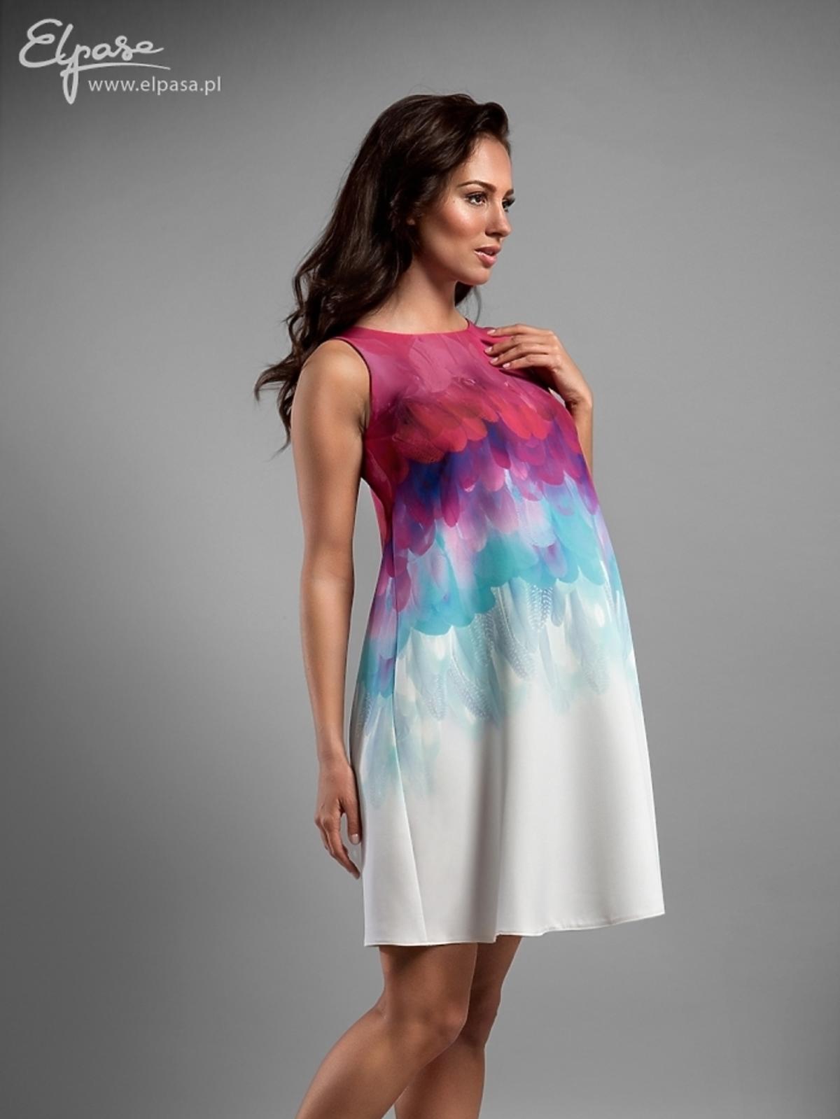 trapezowa sukienka ciążowa z efektownym cieniowanym wzorem u góry