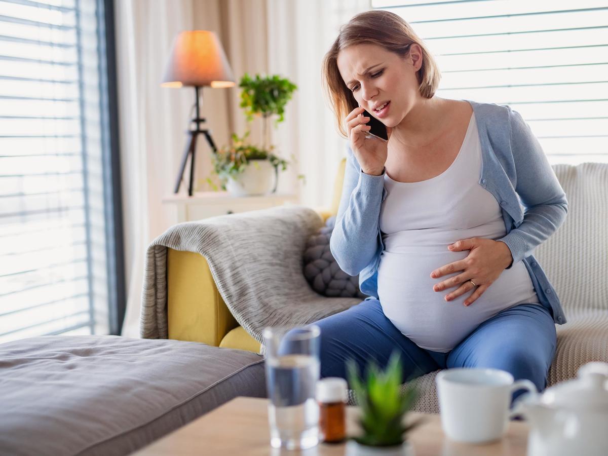 Uderzenie w brzuch w ciąży –  czy to powód do paniki?