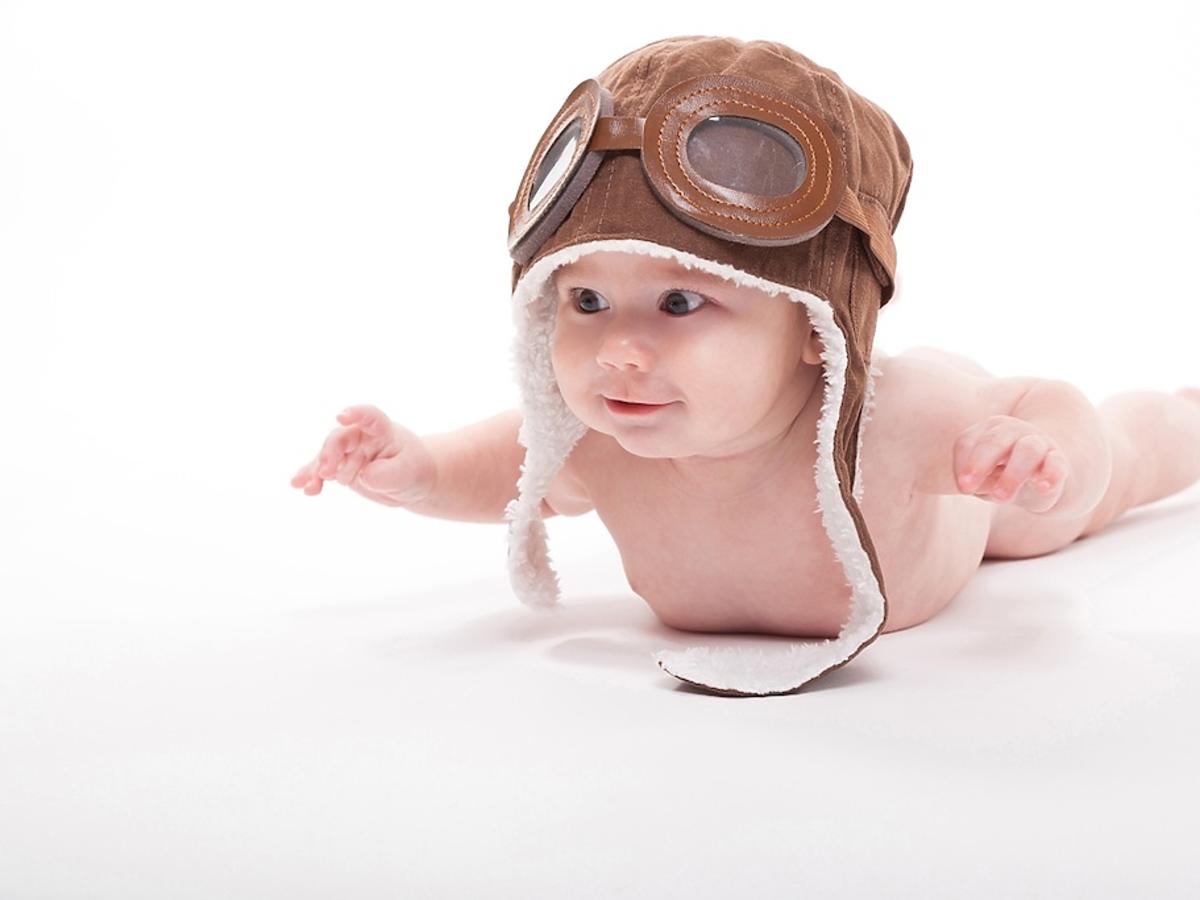 W ciągu 1 roku życia niemowlę odkrywa to, co najważniejsze dla jego dalszego rozwoju