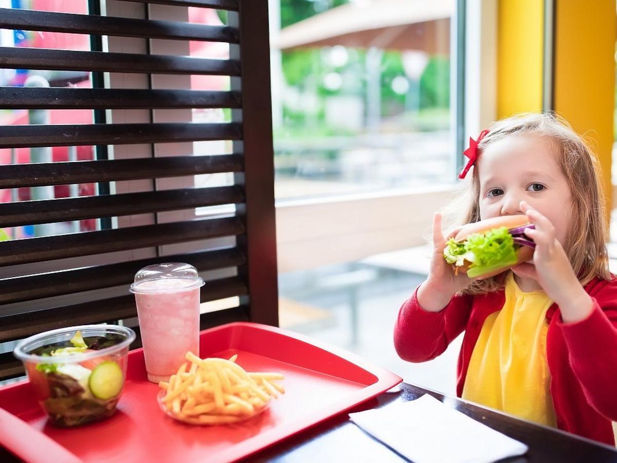 Zestawy Happy Meal z książką zamiast zabawki - nowość w McDonald's