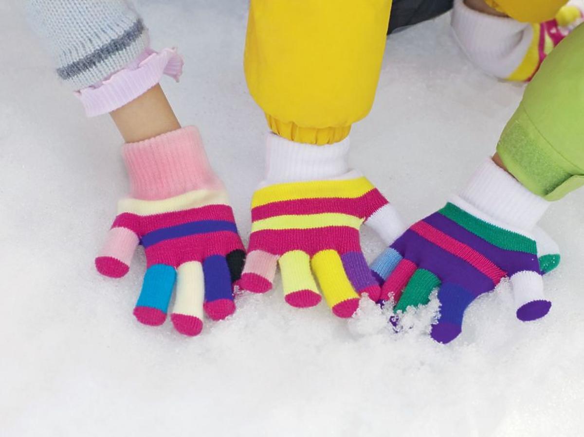 zima, ręce, rękawiczki, śnieg