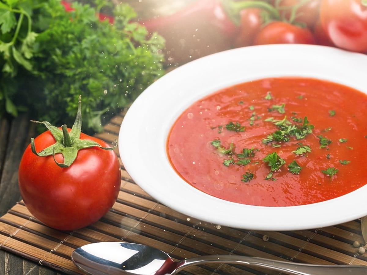 Zupa pomidorowa dla mamy karmiącej piersią - przepis
