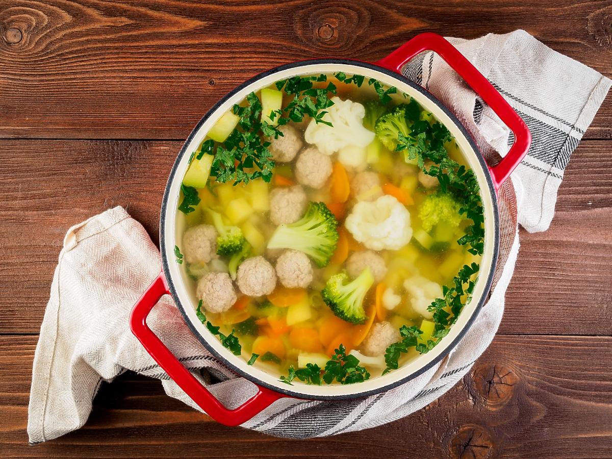 zupa warzywna z pulpecikami
