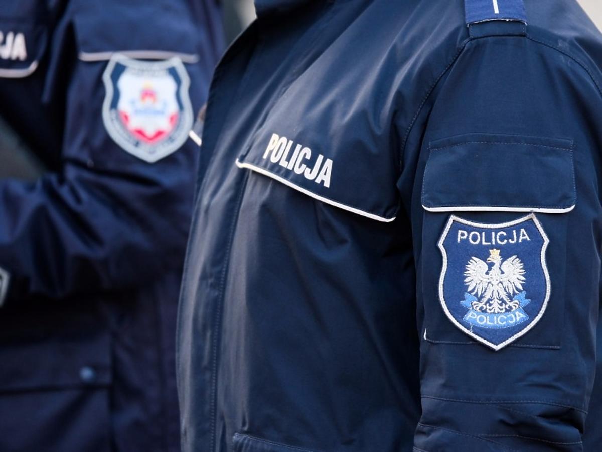 Policjanci z Piaseczna eskortowali chorego chłopca