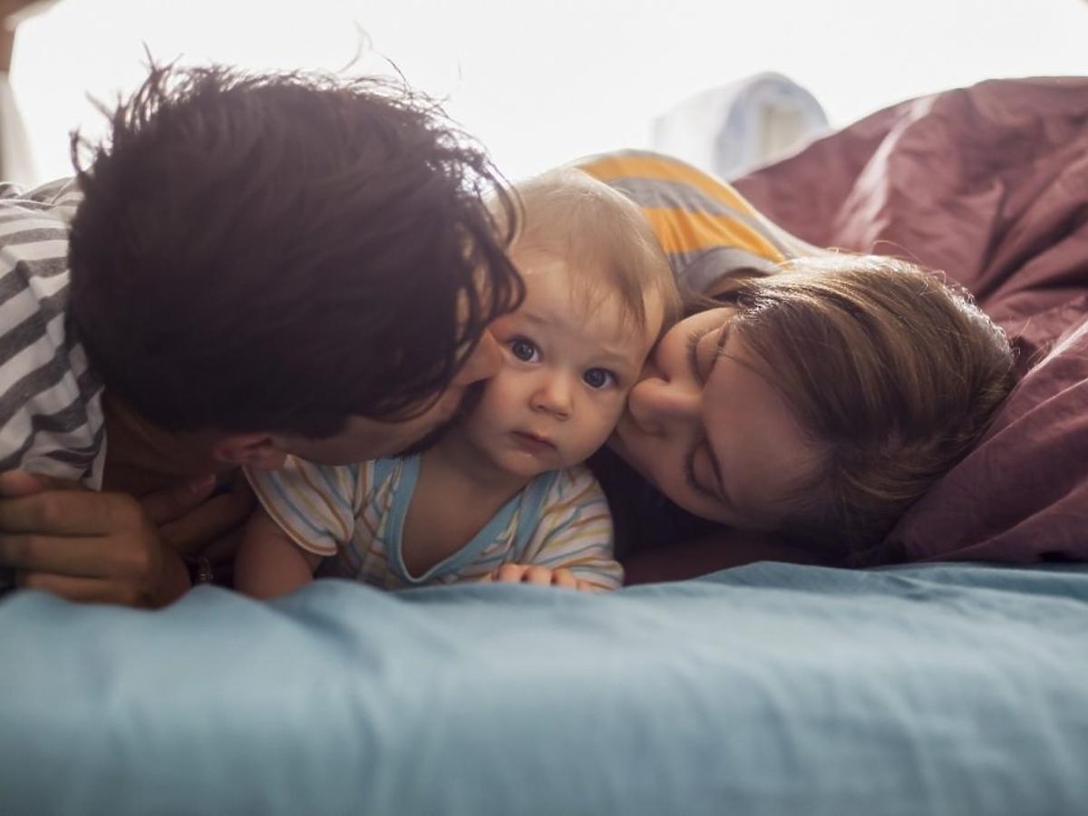 Urlop rodzicielski dla ojców to zagrożenie według senatorów PiS